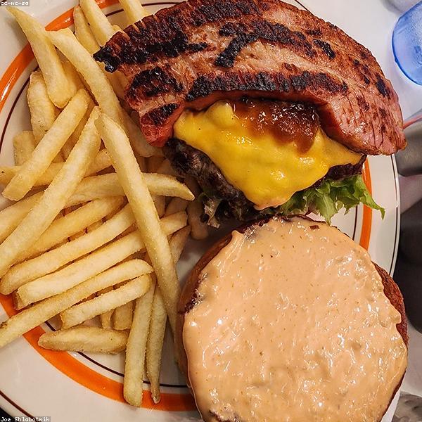 Noir Beef Burger