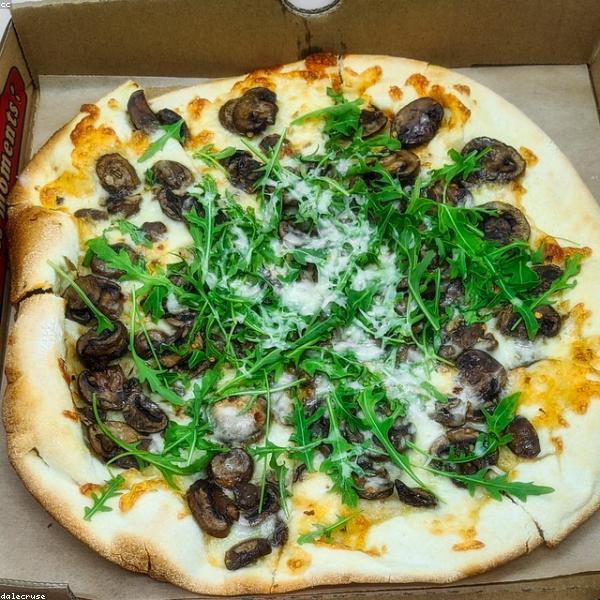 Quattro Formaggi Pizza